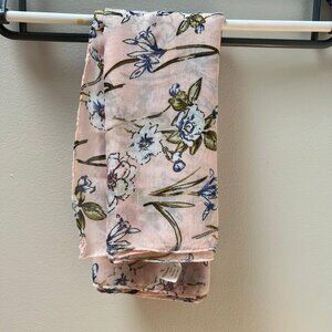 🌸 Soft Blush Floral Scarf – Lightweight & Elegant 🌸